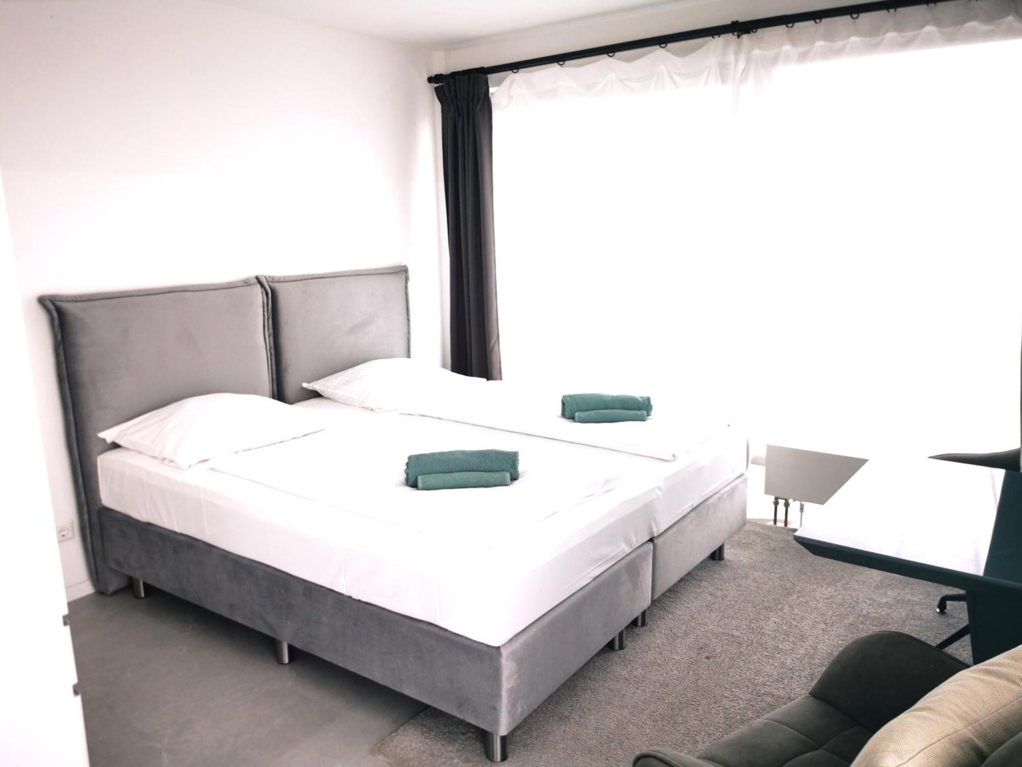 Hh 03 By Rockchair - Superhost Status - Modernes Apartment Mit Sonnigem Balkon & Premium Boxspringbetten In Winterhude - Hamburg Top Geheimtipp Exterior foto